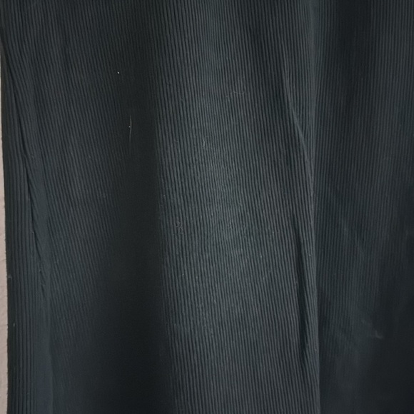 Lace back tank top - Picture 2 of 4